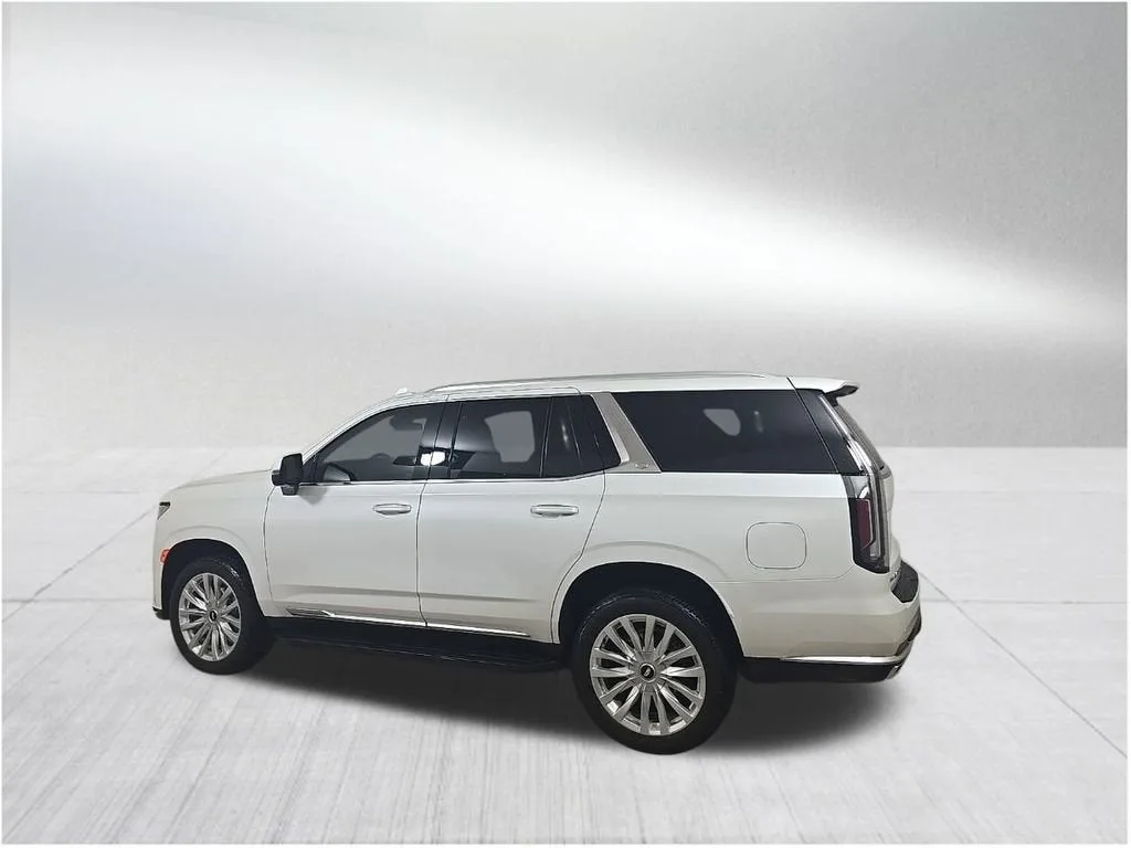 2024 Cadillac Escalade Luxury photo 4