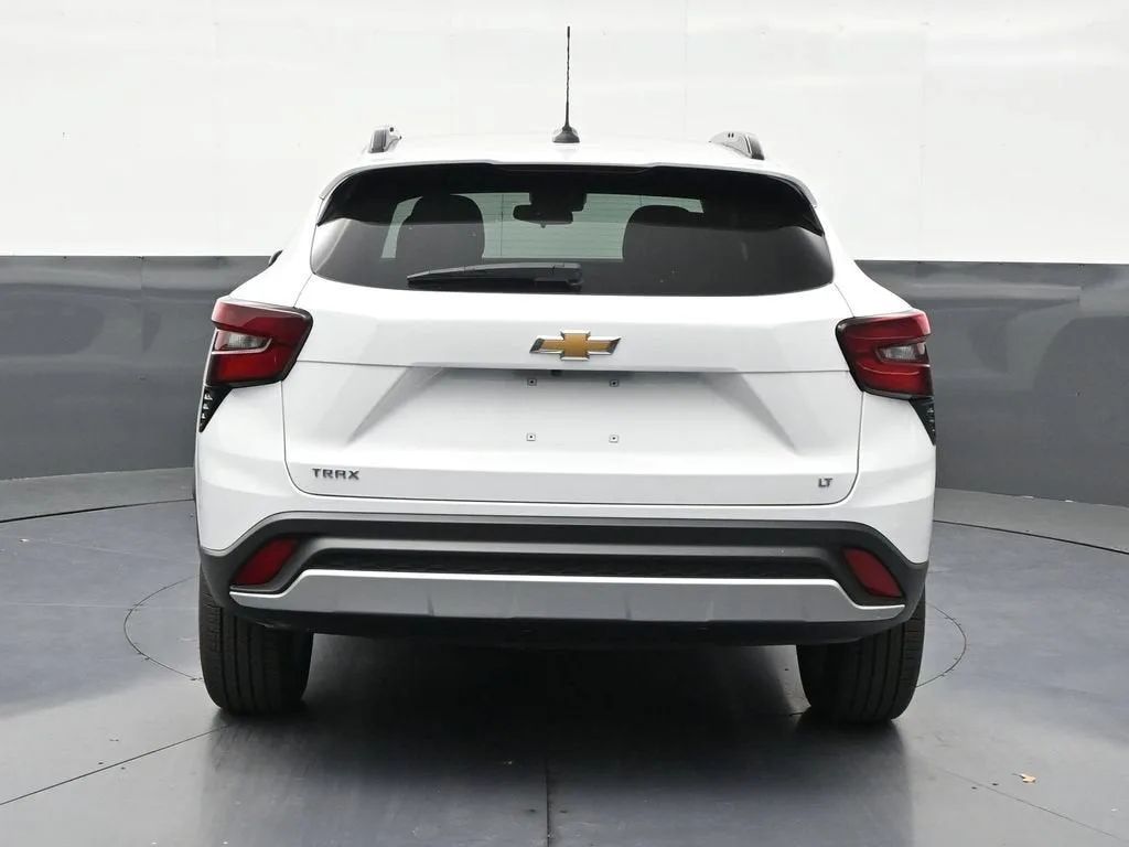 2026 Chevrolet Trax LT photo 4