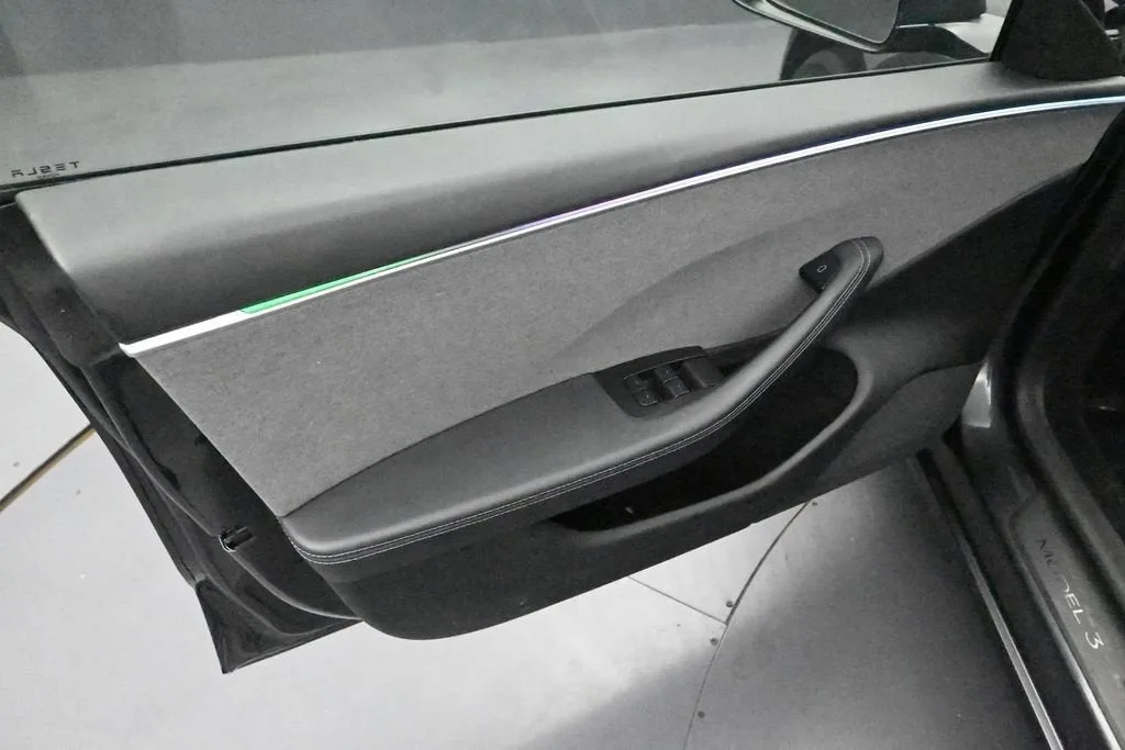 2024 Tesla Model 3 4DR RWD photo 9
