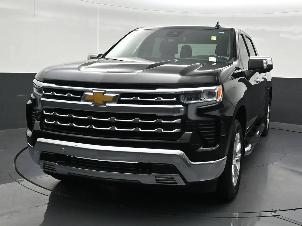 2024 Chevrolet Silverado 1500 LTZ photo 9
