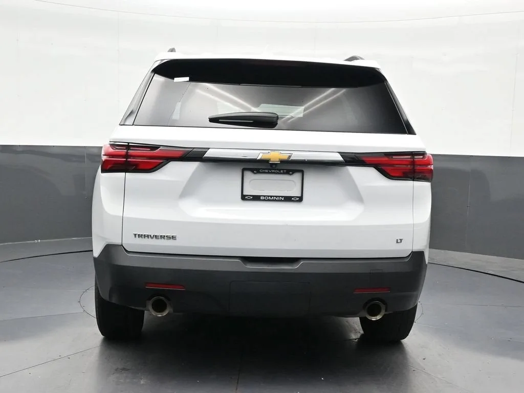 2023 Chevrolet Traverse LT Cloth photo 4