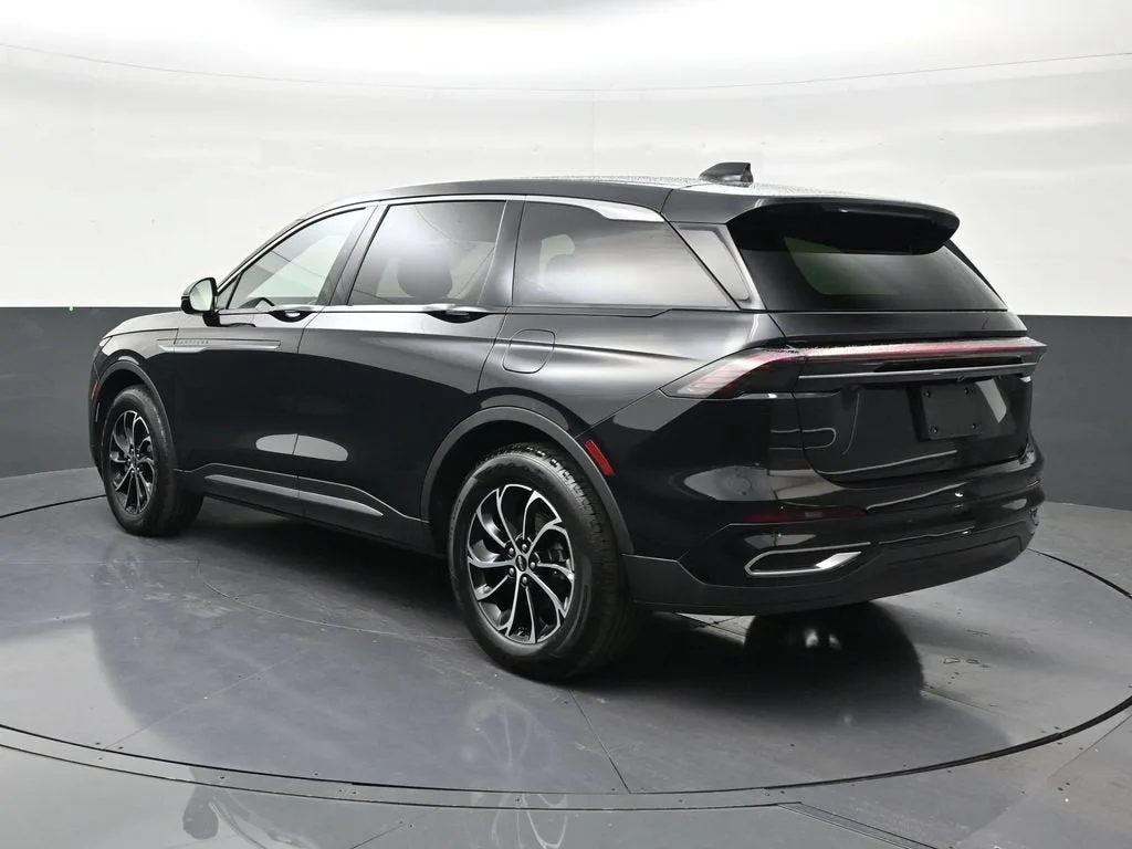 2025 Lincoln Nautilus Premiere photo 3