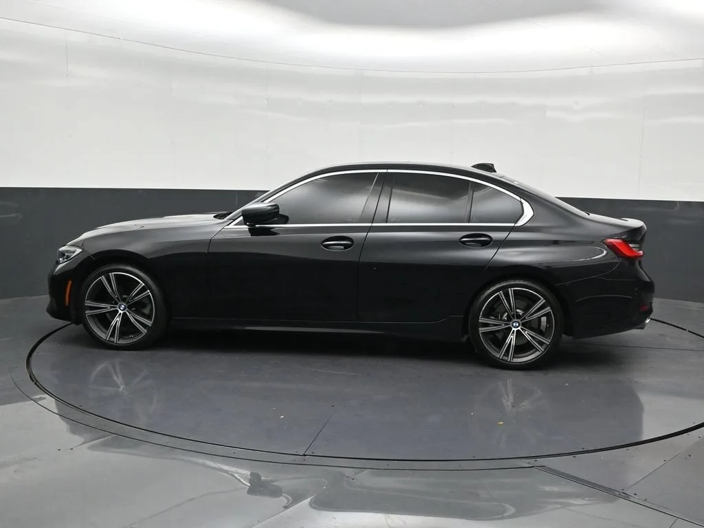 2021 BMW 330i 330i photo 2