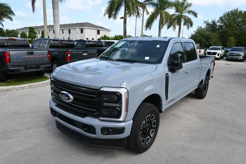 2026 Ford F-350 Platinum photo 4