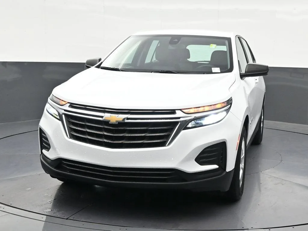 2022 Chevrolet Equinox LS photo 9