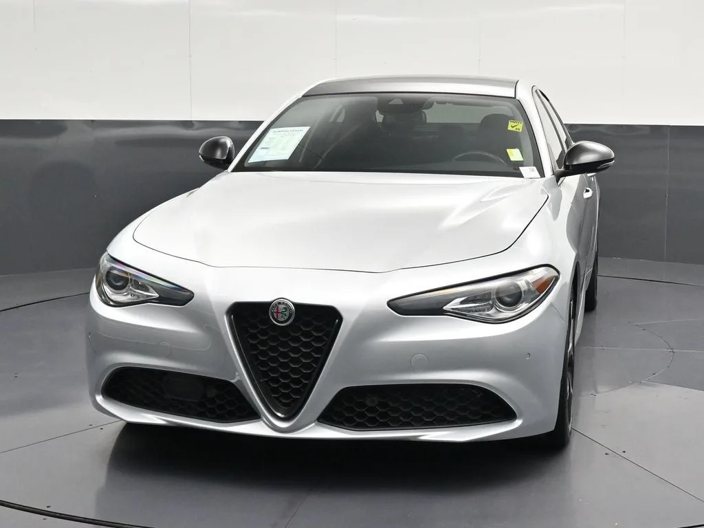 2021 Alfa Romeo Giulia Ti photo 6