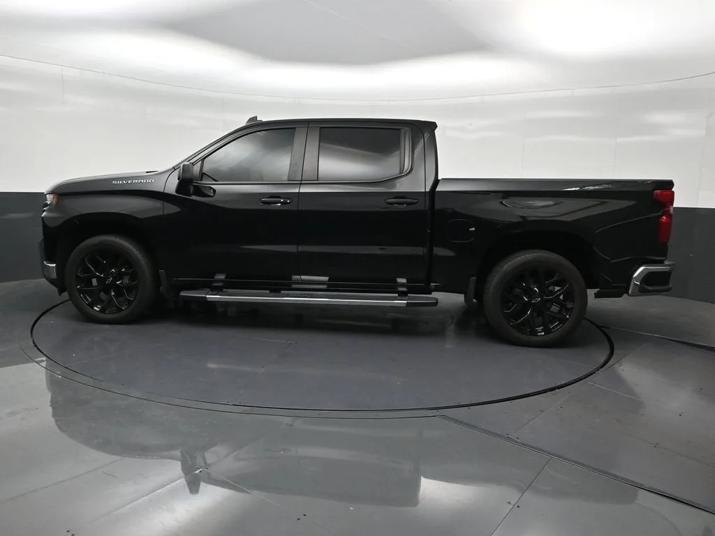 2020 Chevrolet Silverado 1500 LT photo 2