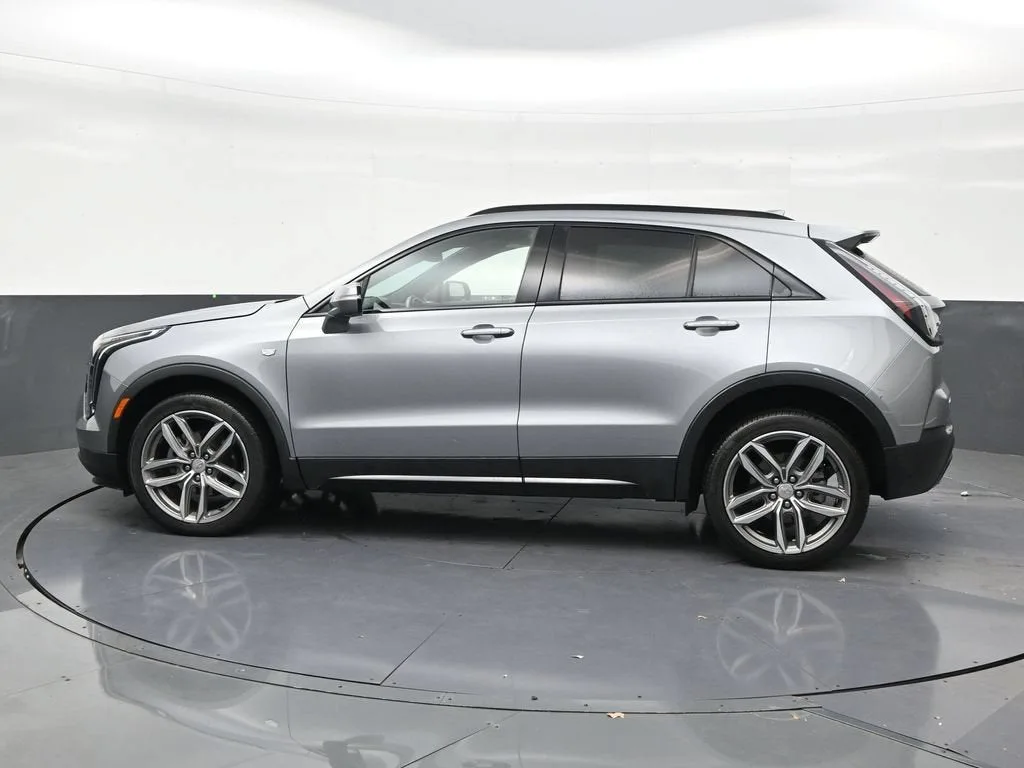 2023 Cadillac XT4 Sport photo 2
