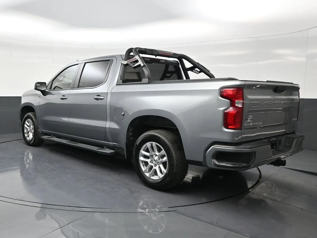 2025 Chevrolet Silverado 1500 RST photo 3