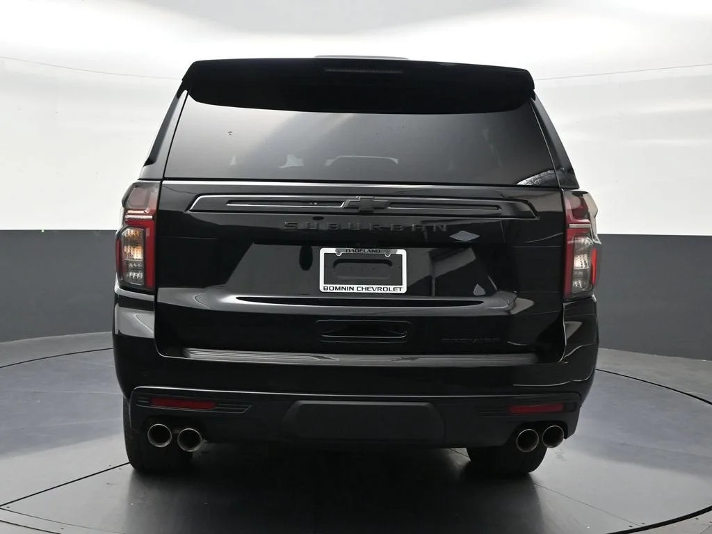 2024 Chevrolet Suburban Premier photo 4