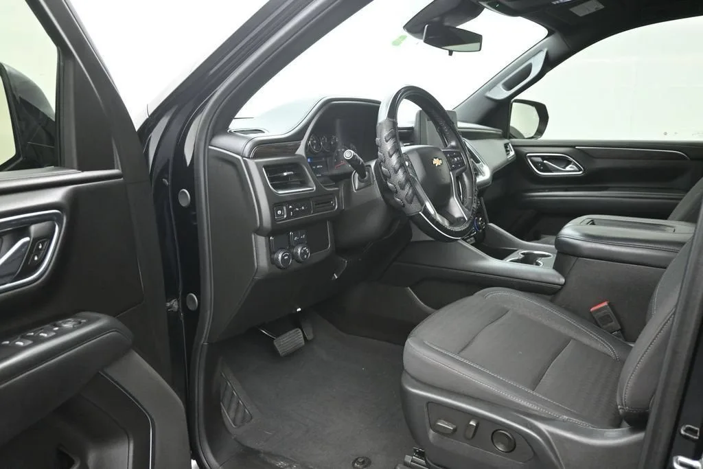 2024 Chevrolet Suburban LS photo 10