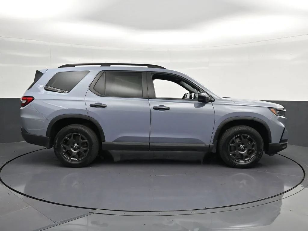 2023 Honda Pilot TrailSport photo 4