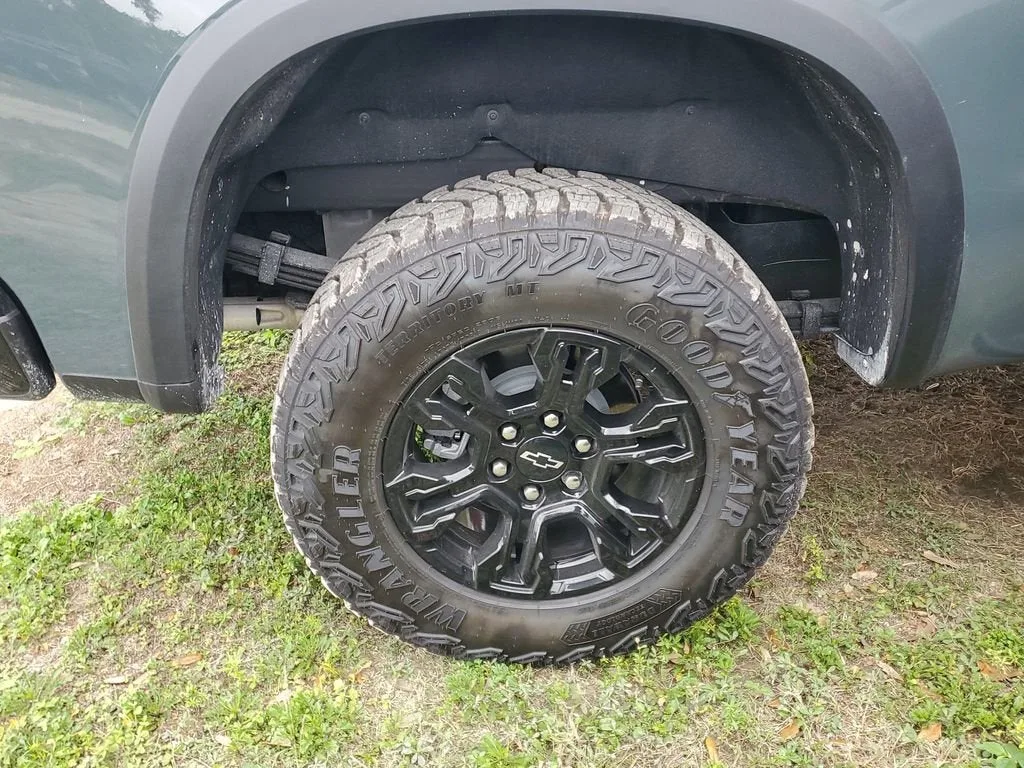 2025 Chevrolet Silverado 1500 ZR2 photo 7