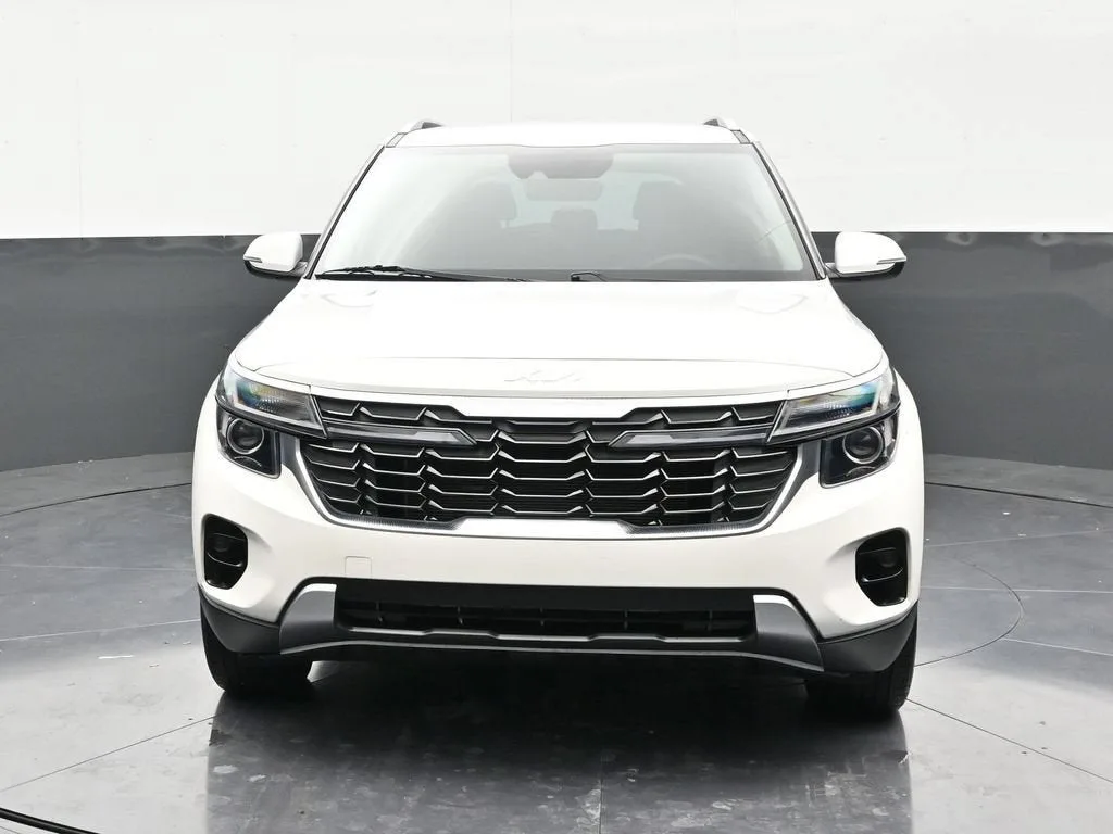 2024 Kia Seltos S photo 8