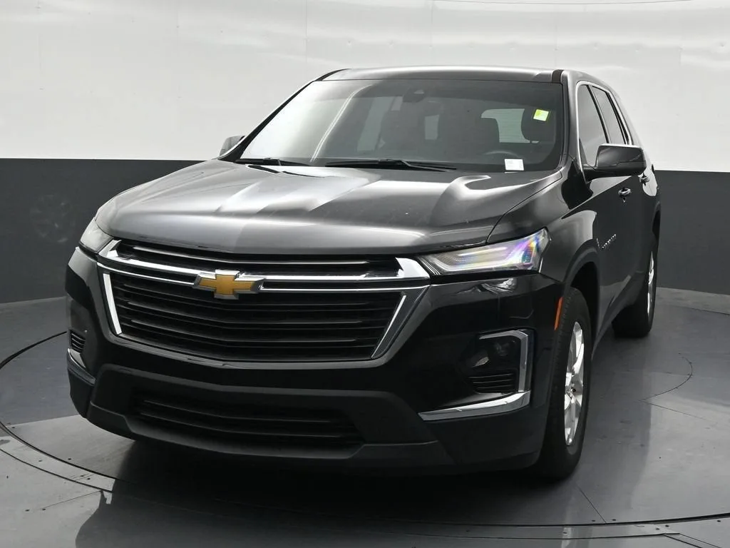 2023 Chevrolet Traverse LS photo 9