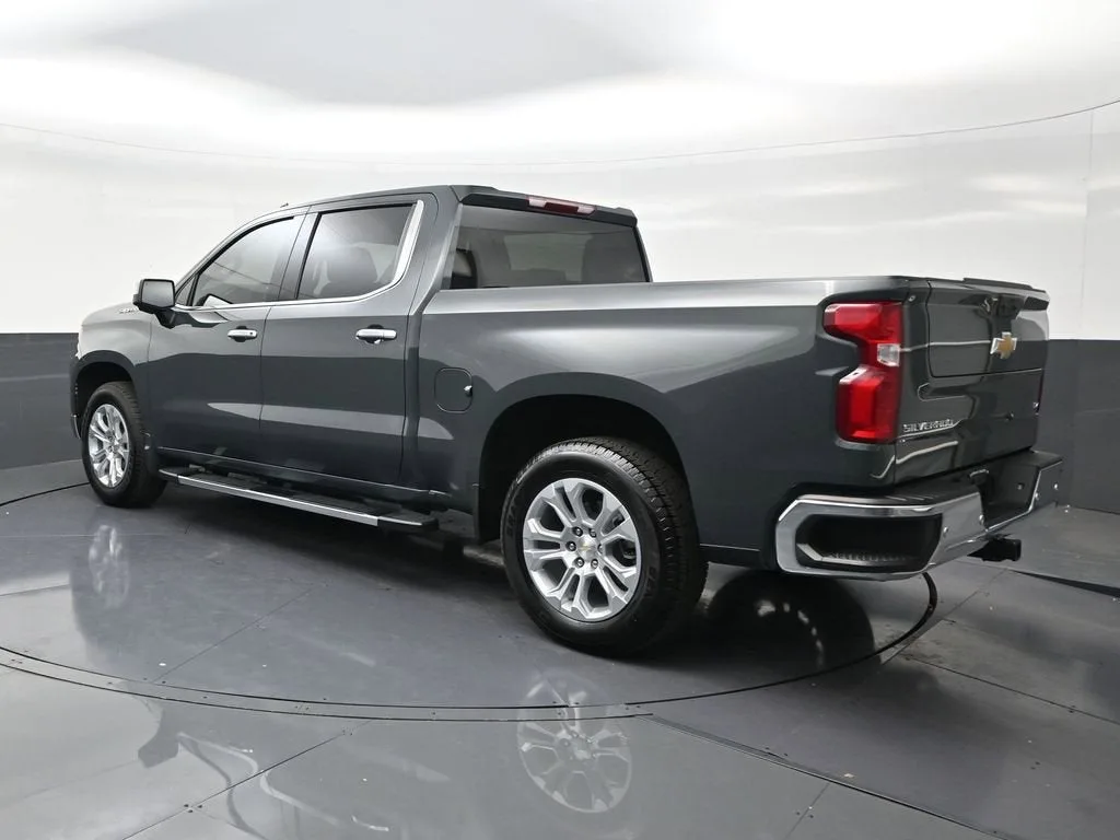 2026 Chevrolet Silverado 1500 LTZ photo 3