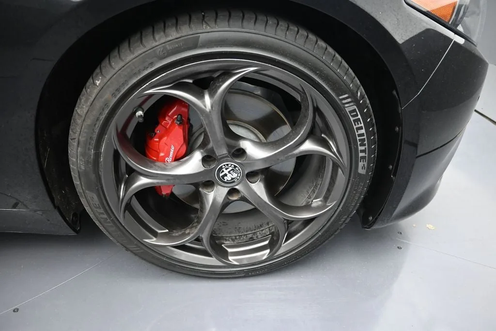 2024 Alfa Romeo Giulia Ti photo 9