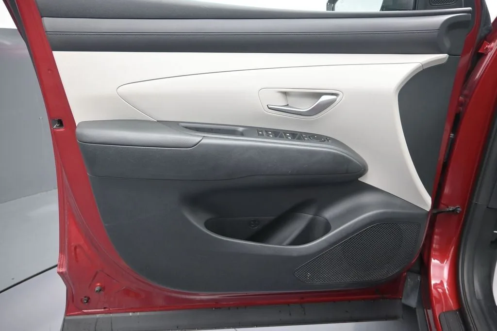 2025 Hyundai Tucson SE photo 12