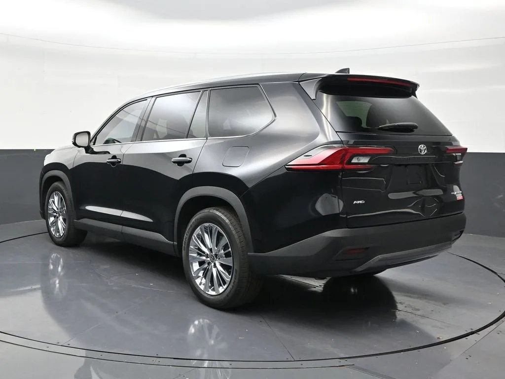 2026 Toyota Grand Highlander Platinum photo 3