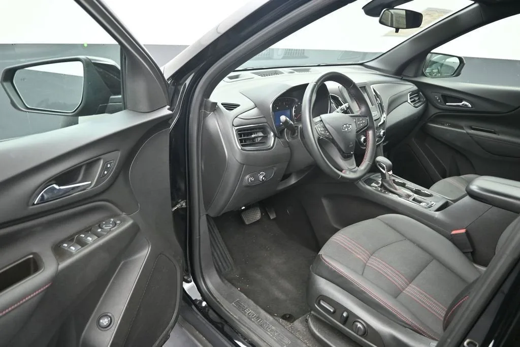 2023 Chevrolet Equinox RS photo 10