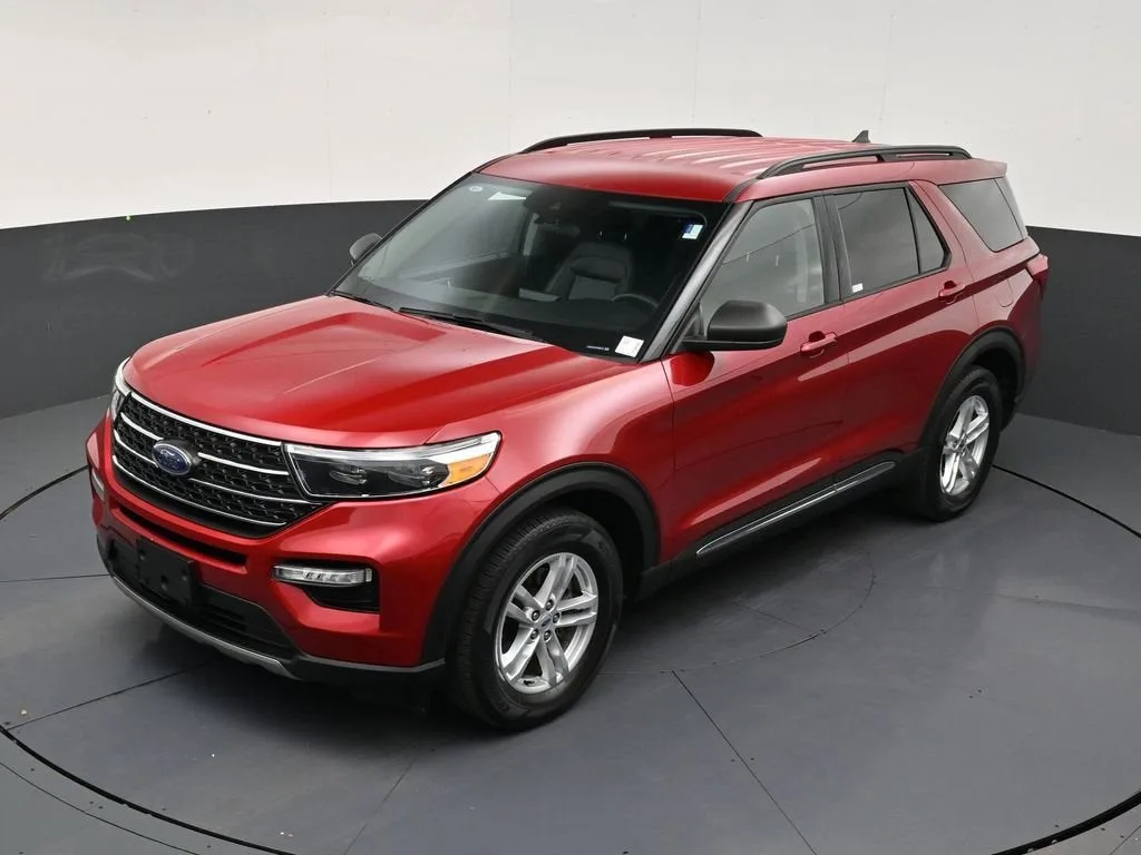 2023 Ford Explorer XLT photo 12