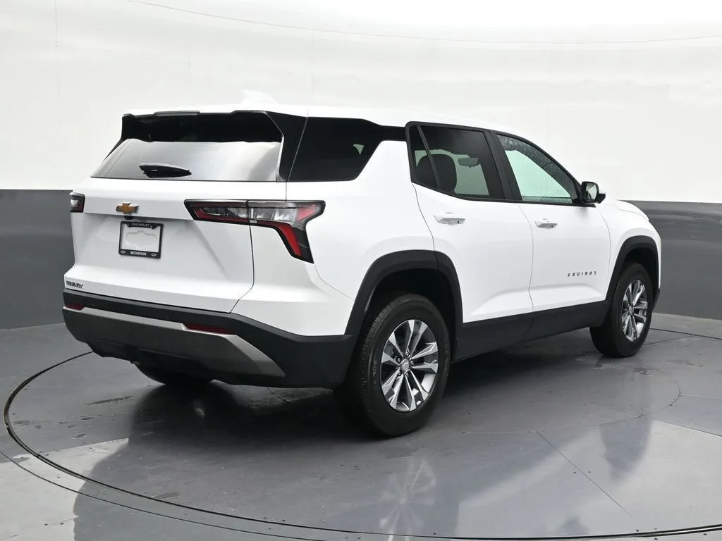 2026 Chevrolet Equinox LT photo 5