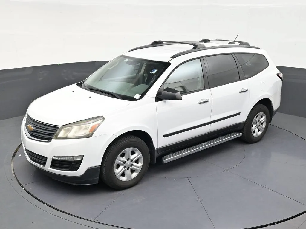 2017 Chevrolet Traverse LS photo 11