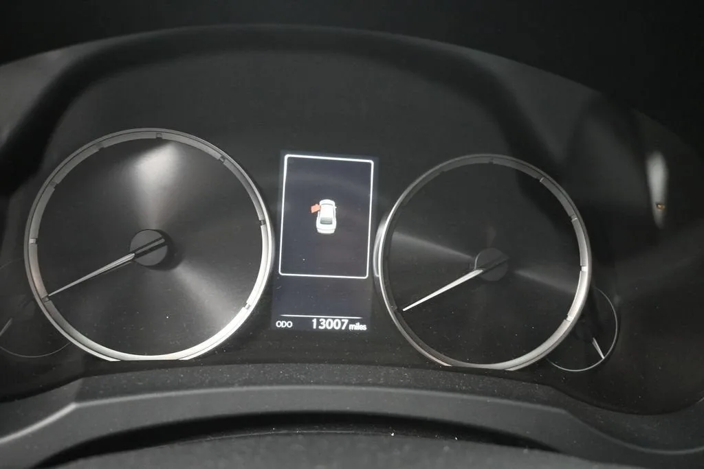 2025 Lexus IS 350 F SPORT Design photo 11