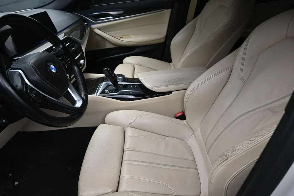 2019 BMW 5 Series 530i photo 12