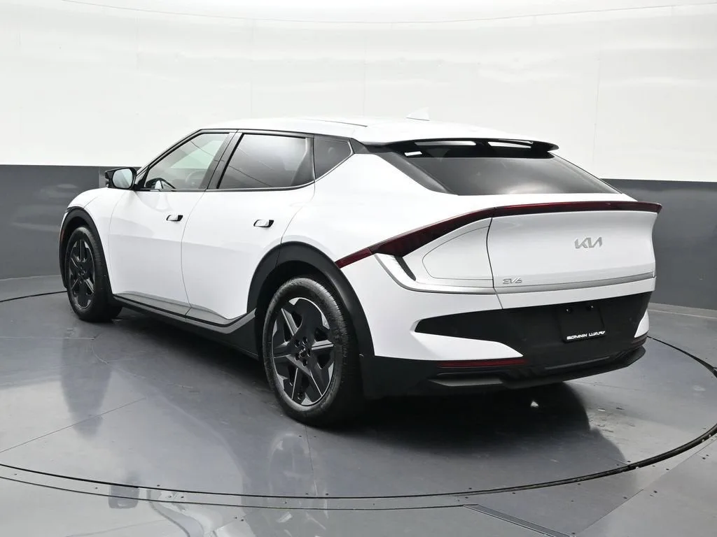 2025 Kia EV6 Light RWD photo 3