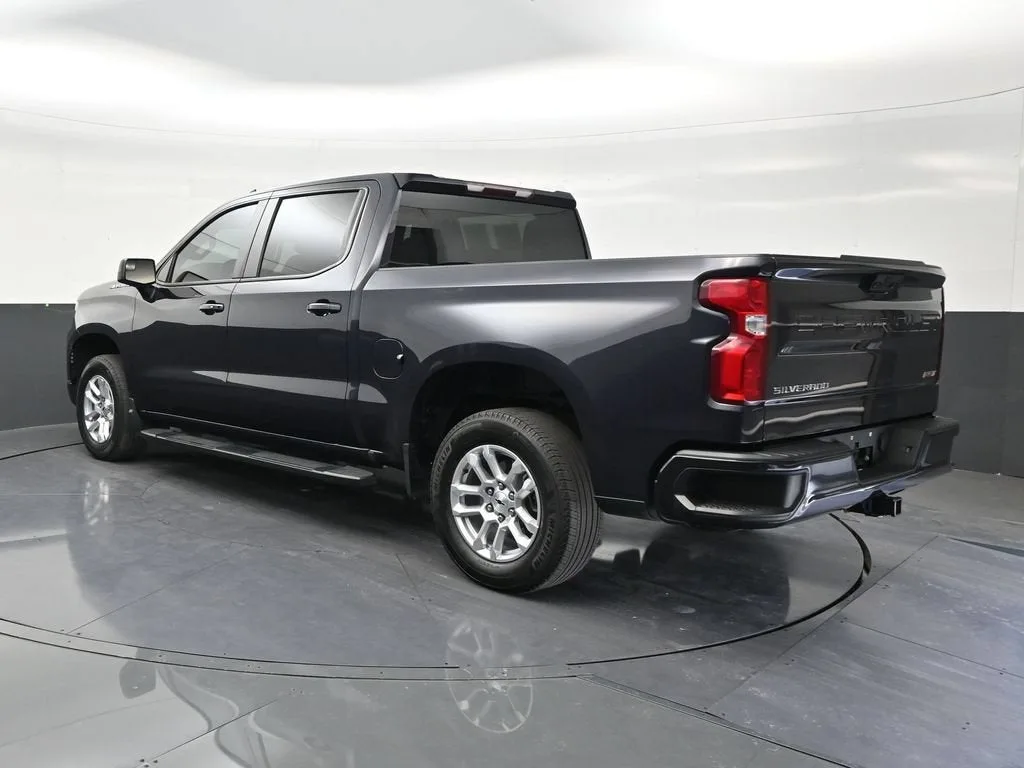 2023 Chevrolet Silverado 1500 RST photo 3