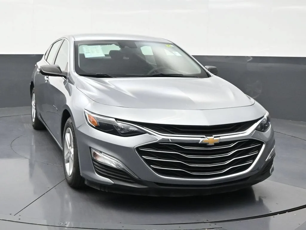 2023 Chevrolet Malibu LS photo 7