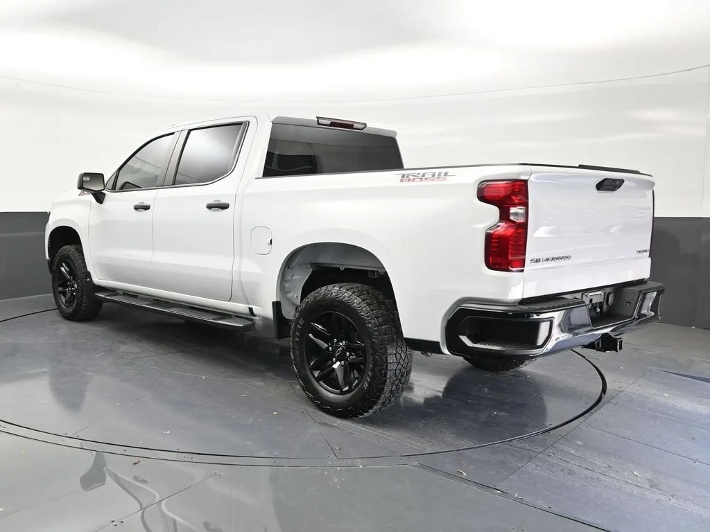 2024 Chevrolet Silverado 1500 Custom Trail Boss photo 3