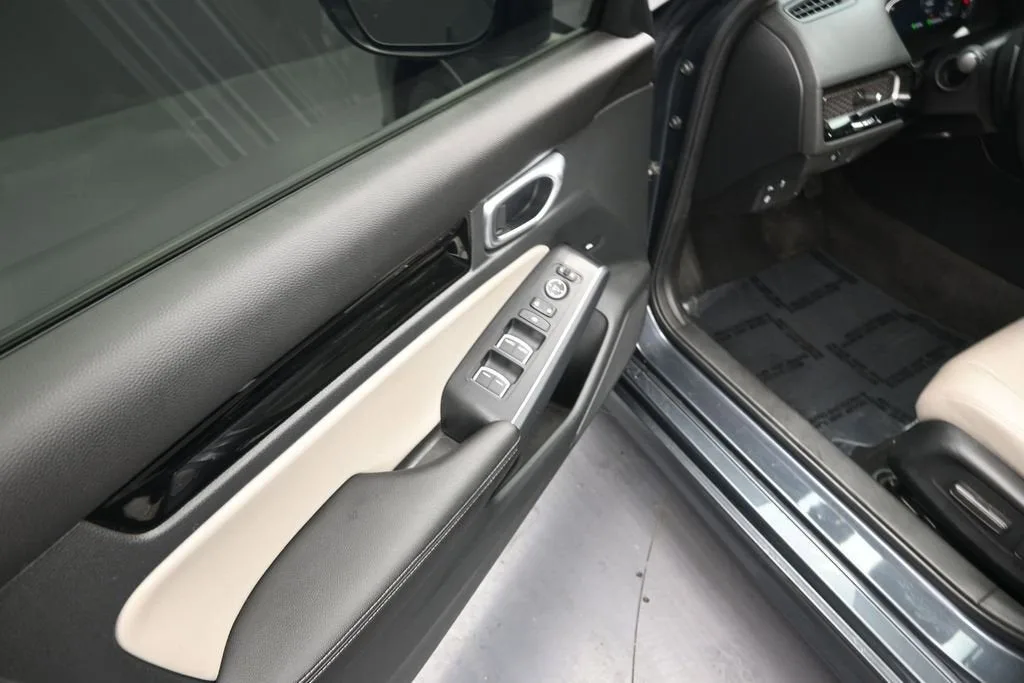 2024 Honda Civic Sedan Touring photo 9