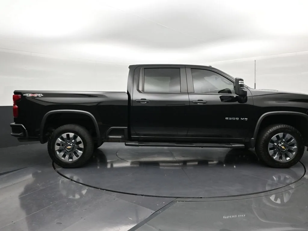 2023 Chevrolet Silverado 2500 HD Custom photo 6
