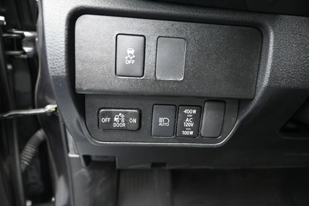 2022 Toyota Tacoma TRD Sport V6 photo 10