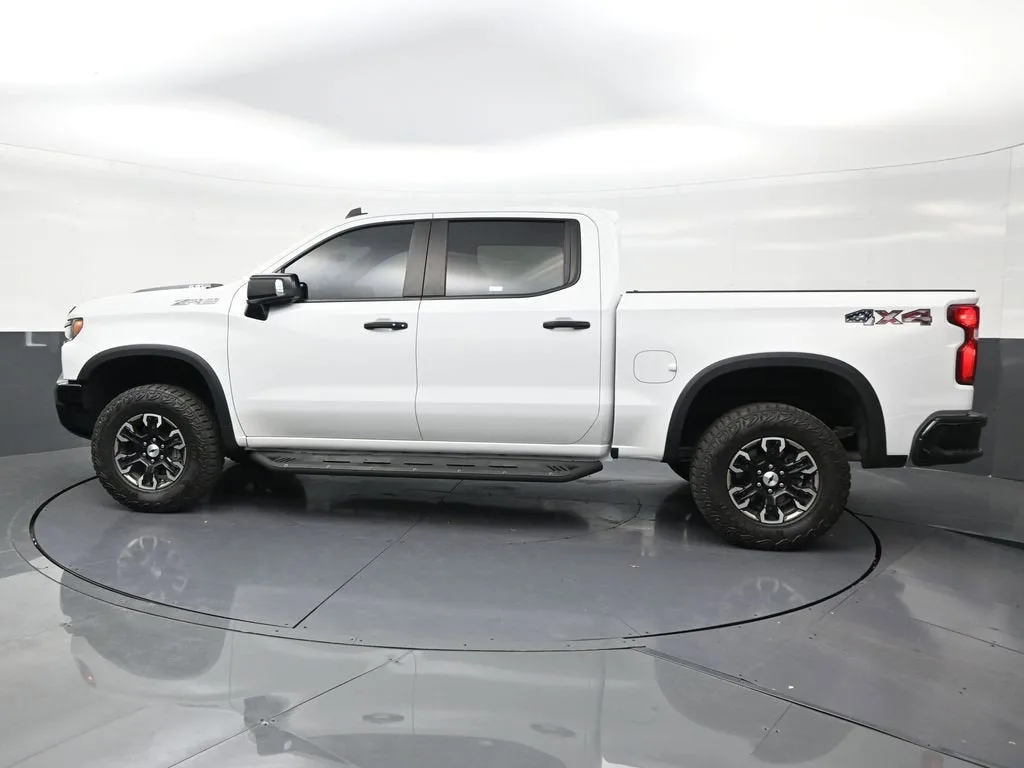 2024 Chevrolet Silverado 1500 ZR2 photo 2