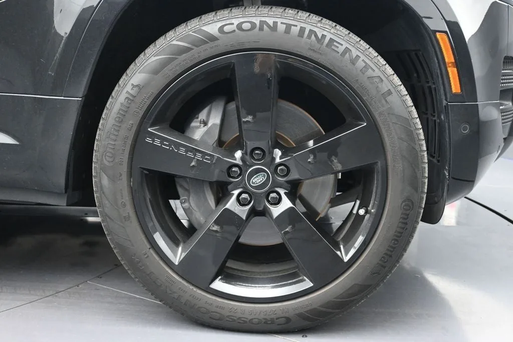 2024 Land Rover Defender 110 X-Dynamic SE photo 9