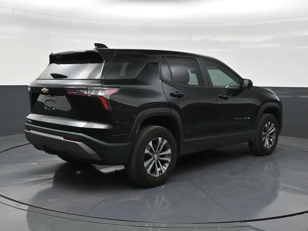2025 Chevrolet Equinox LT photo 5