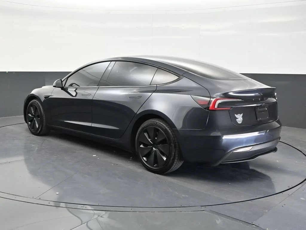 2024 Tesla Model 3 LONG RANGE photo 8