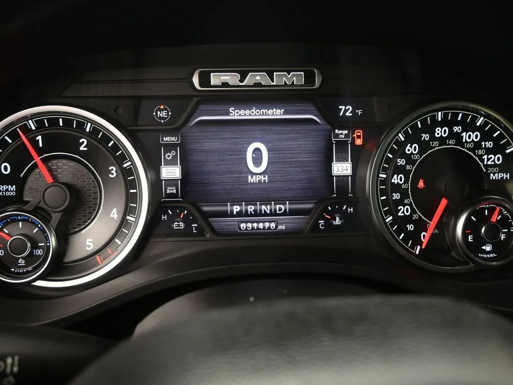 2022 RAM 1500 Laramie Crew Cab 4x2 5'7" Box photo 12