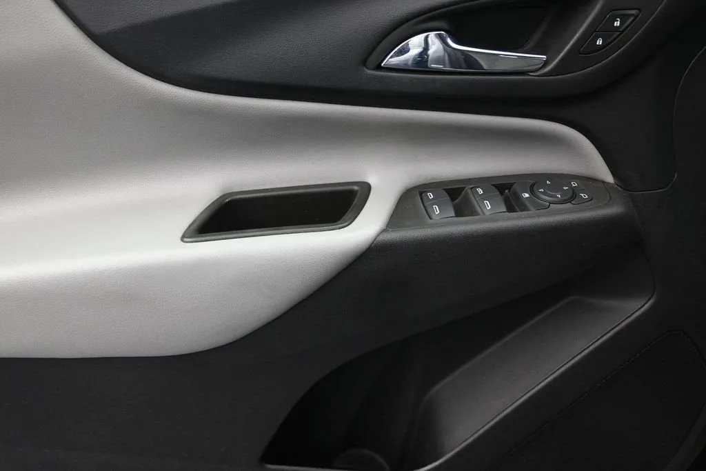 2024 Chevrolet Equinox LS photo 12