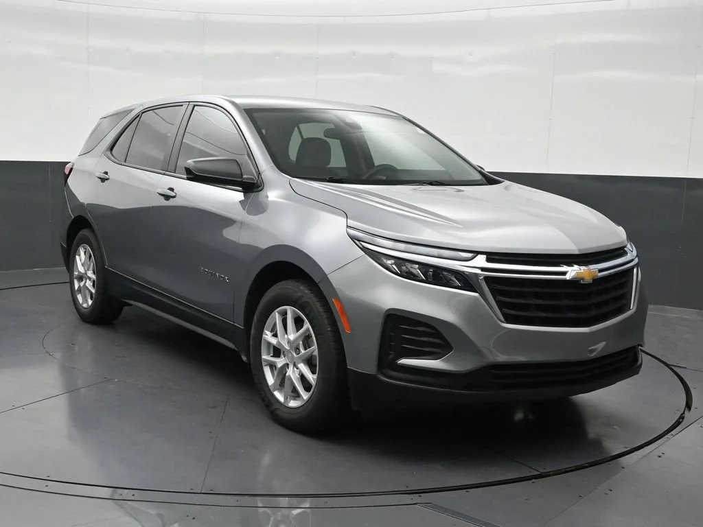 2023 Chevrolet Equinox LS photo 8