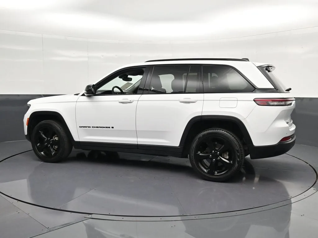 2024 Jeep Grand Cherokee Limited photo 8