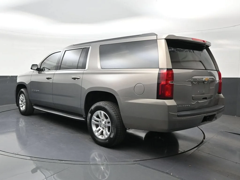 2019 Chevrolet Suburban LS photo 3