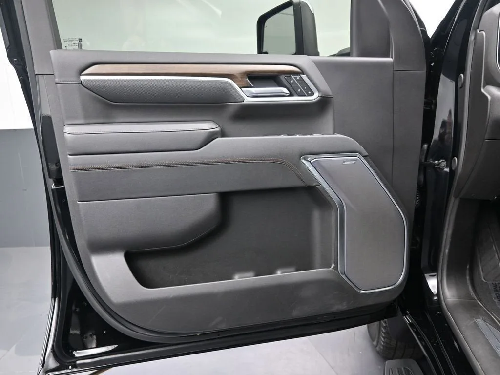 2026 Chevrolet Silverado 3500 HD High Country DRW photo 11