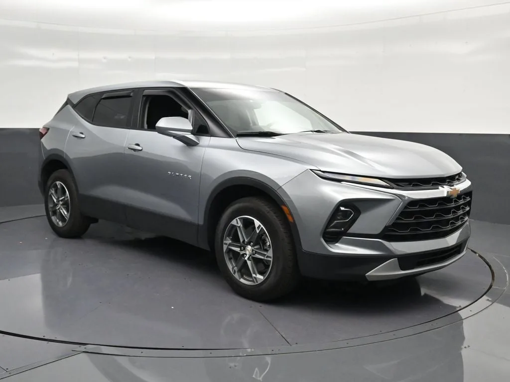 2025 Chevrolet Blazer LT photo 5