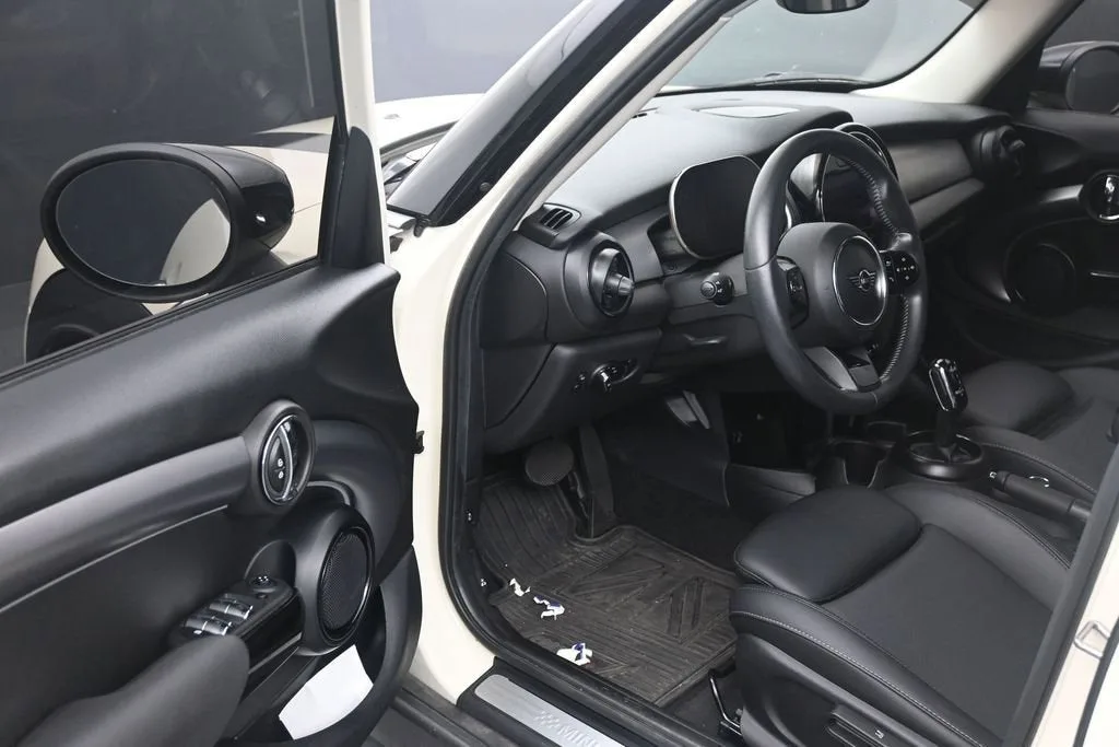 2022 MINI Hardtop 4 Door Cooper S photo 10