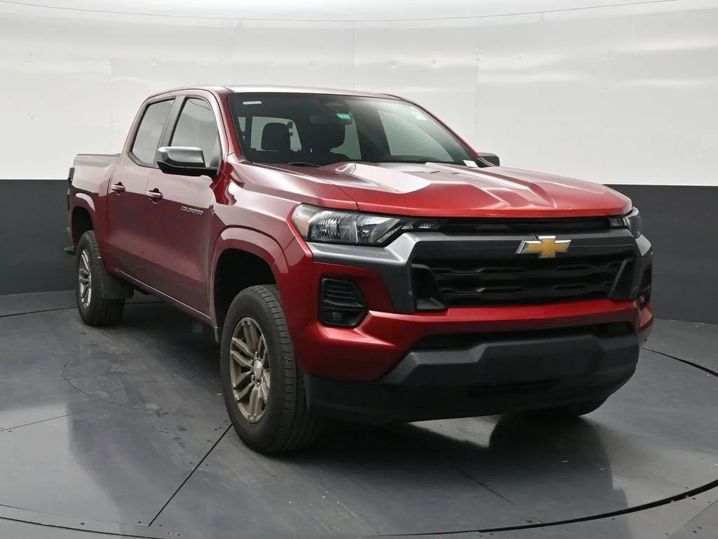 2023 Chevrolet Colorado LT photo 7