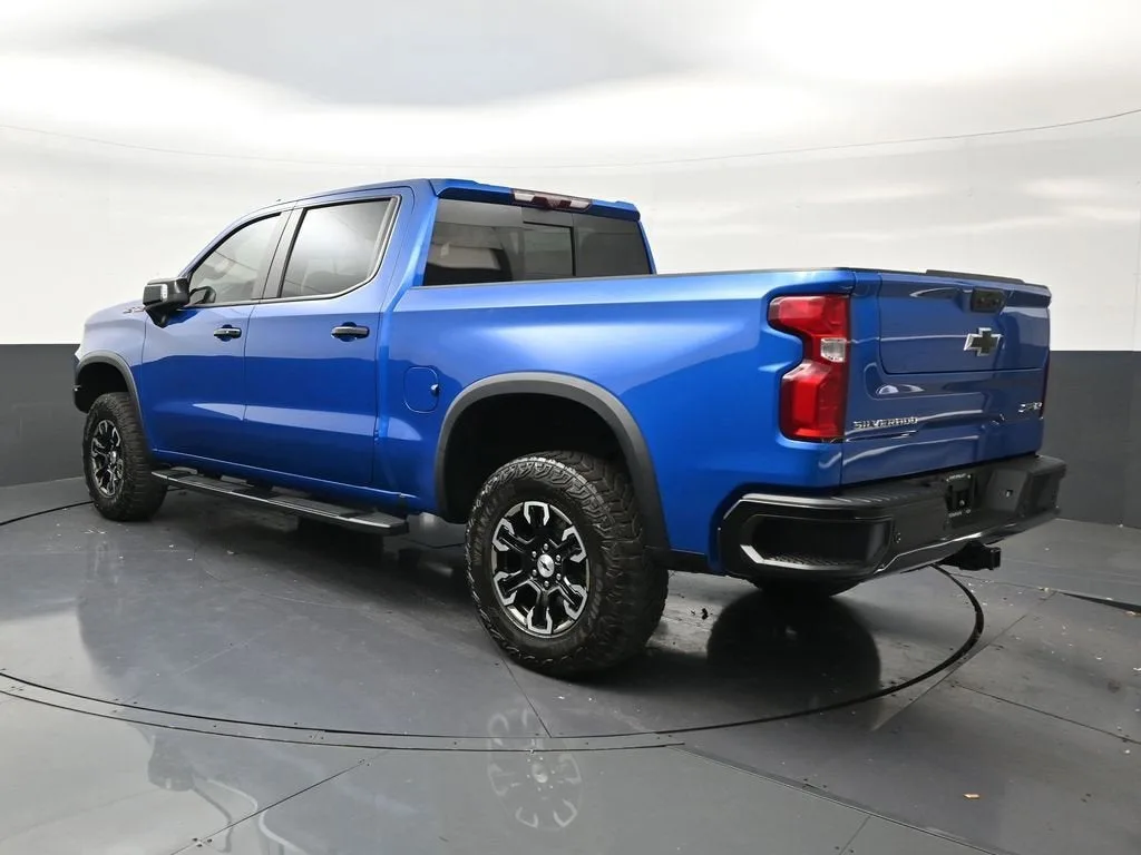 2024 Chevrolet Silverado 1500 ZR2 photo 3